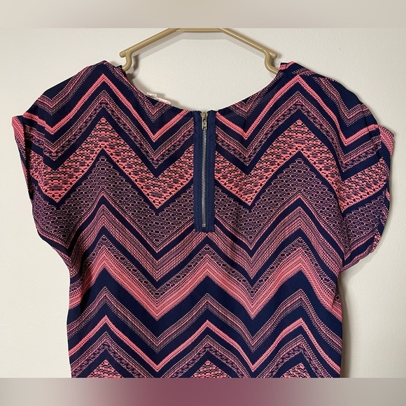 Pink Republic Short Sleeve Chevron Blouse - Picture 5 of 11